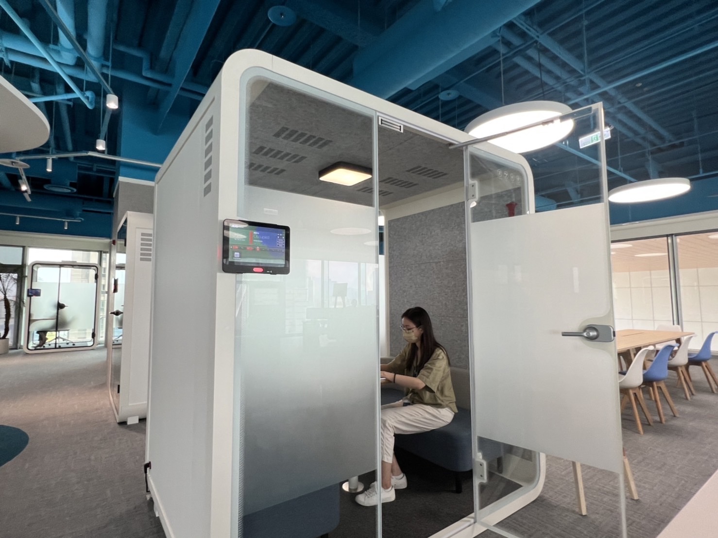 CQ9电子高雄據點的智慧行動辦公艙，展現CQ9电子在面板以外的研發應用軟實力